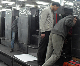  印刷機(jī)滾筒鉻傷維修