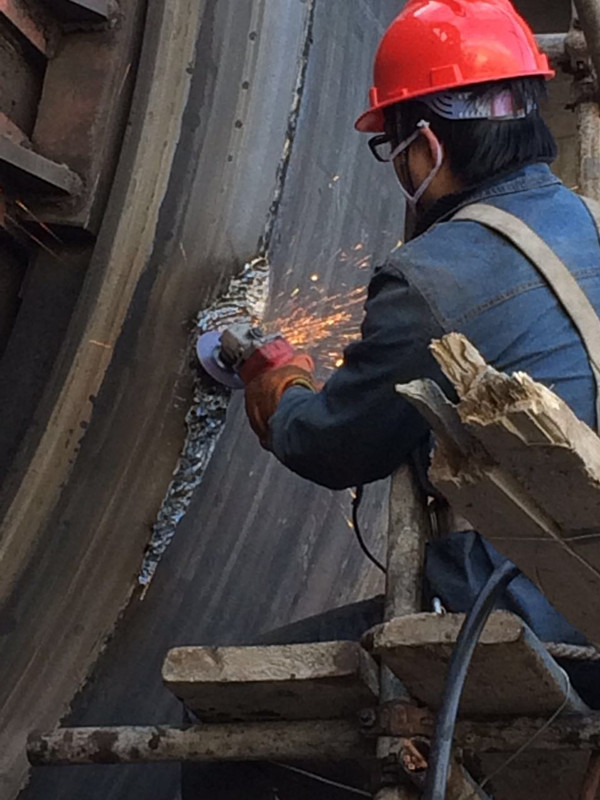 西藏高爭水泥窯托輪輥面維修_副本 西藏高爭水泥窯托輪輥面維修_副本